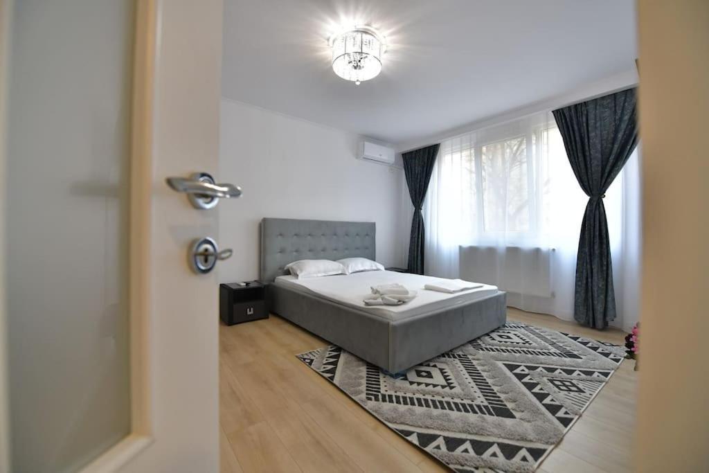 Luxury Studio / M Romancierilor Букурещ Екстериор снимка