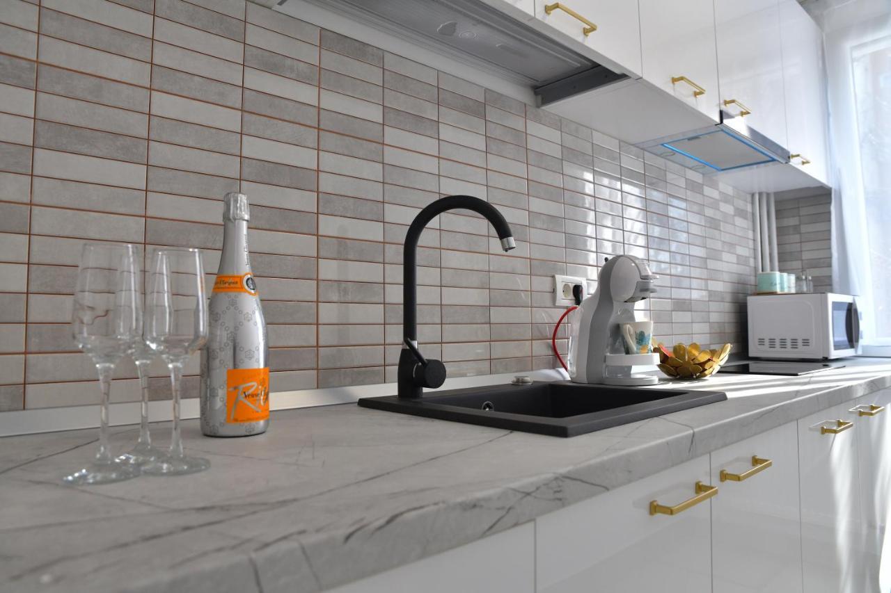 Luxury Studio / M Romancierilor Букурещ Екстериор снимка